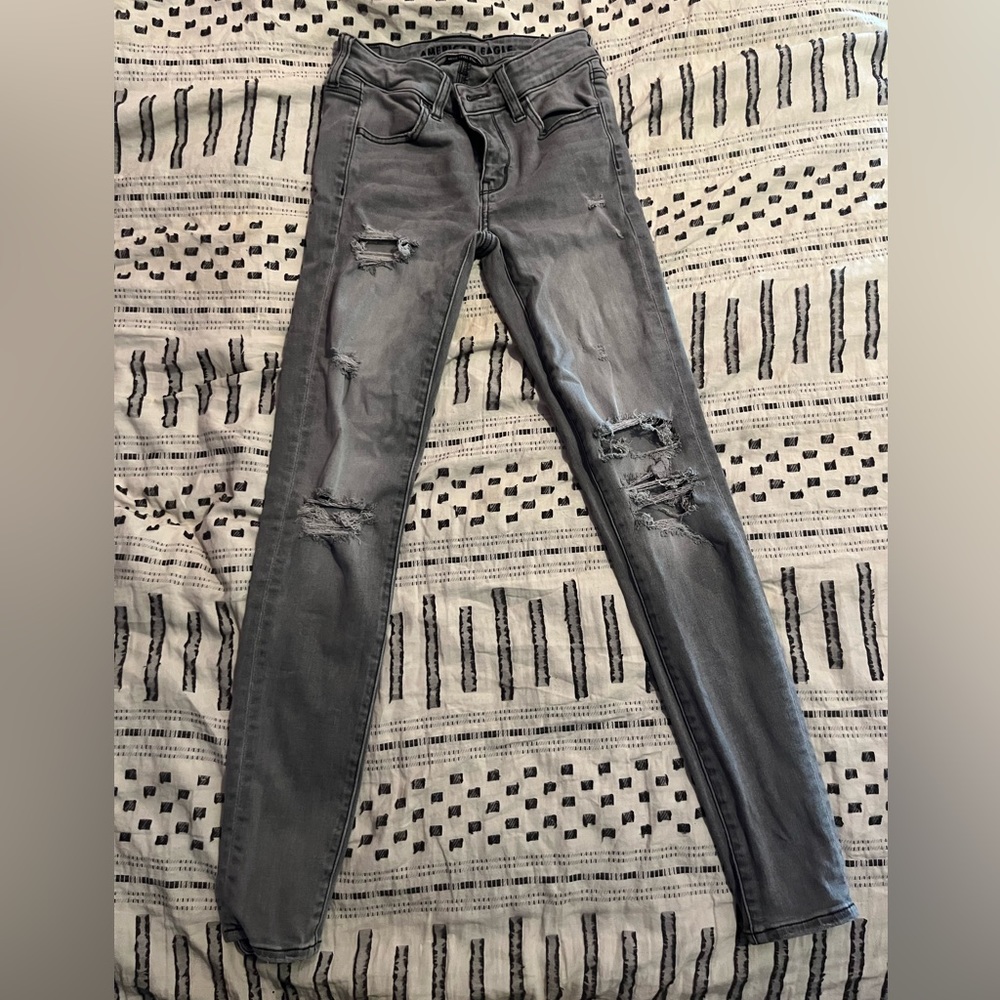 American Eagle, next level stretched, Gray distressed jeans, size 00